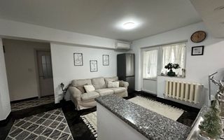 De vânzare apartament 3 camere decomandat, zona Ultracentrala. - Poză 3