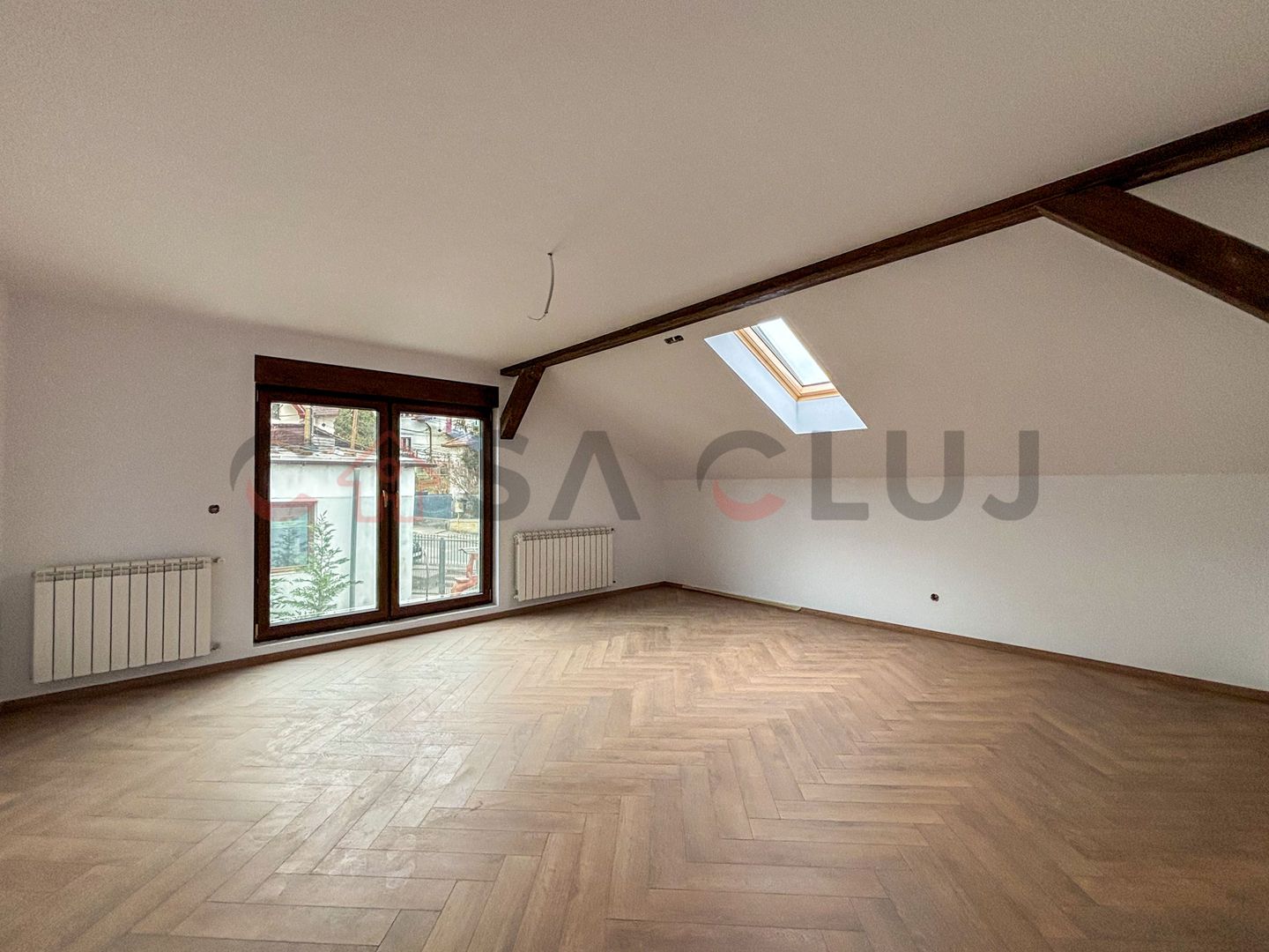 Duplex Finisat intr-o zona linistita - 200mp Curte Libera - Poză 2