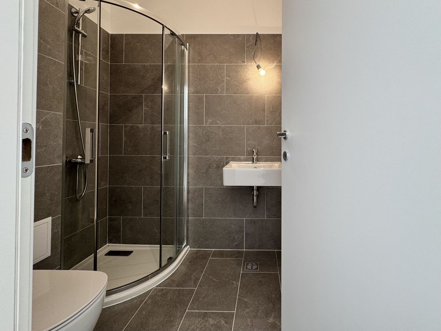3 camere 75 mp SU + Balcon 8mp - Verdere curte interioară - Poză 11