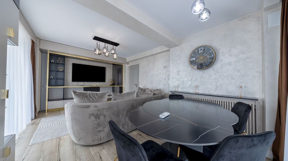 Penthouse superb, 3 camere+parcare subterana ,203 mp-Coresi - Poză 1