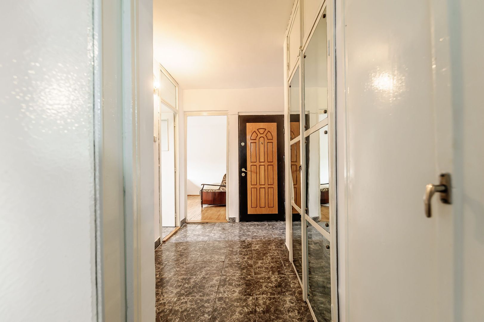 De vânzare apartament 2 camere decomandat lângă malul Mureșului - Poză 1