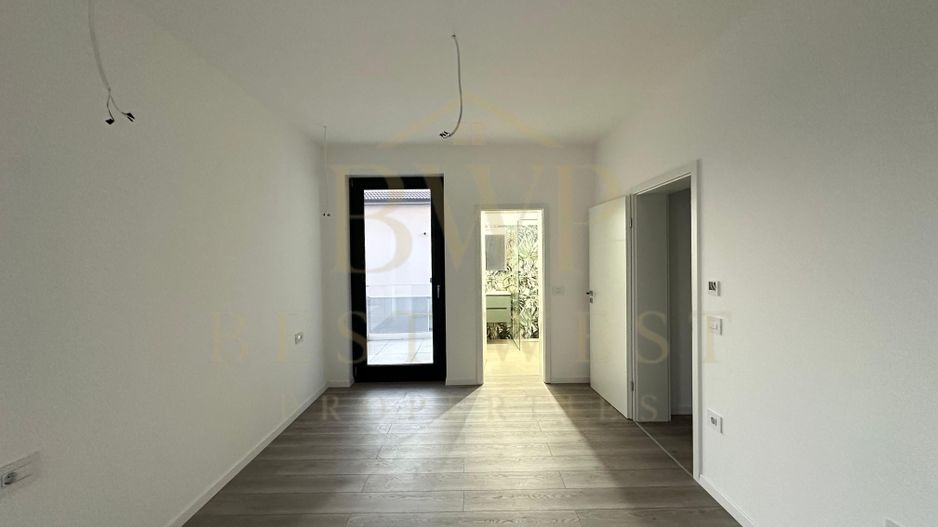 Duplex 1/2 4 camere, 3 băi, la strada principală Mosnita Veche - Poză 17