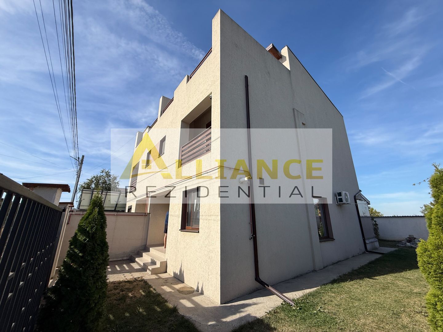 Casă P\+E\+M, complet mobilată, 4 camere, 3 dormitoare, matrimonial - Poză 1