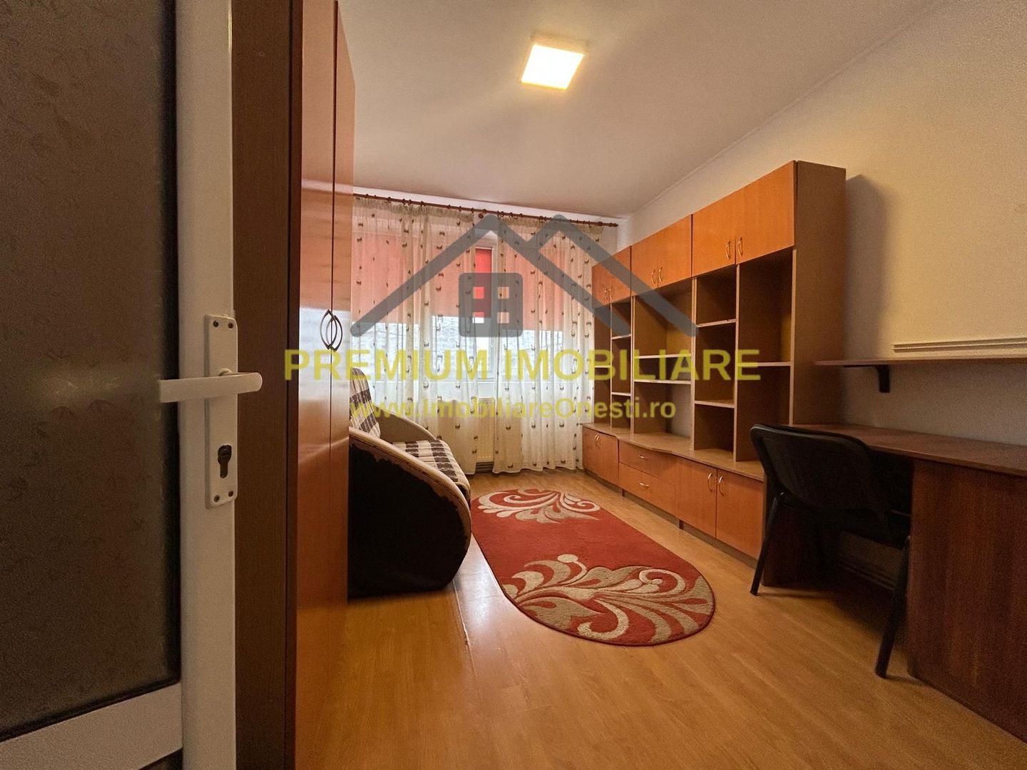 De vanzare apartament 2 camere zona de sus Onesti - Poză 4