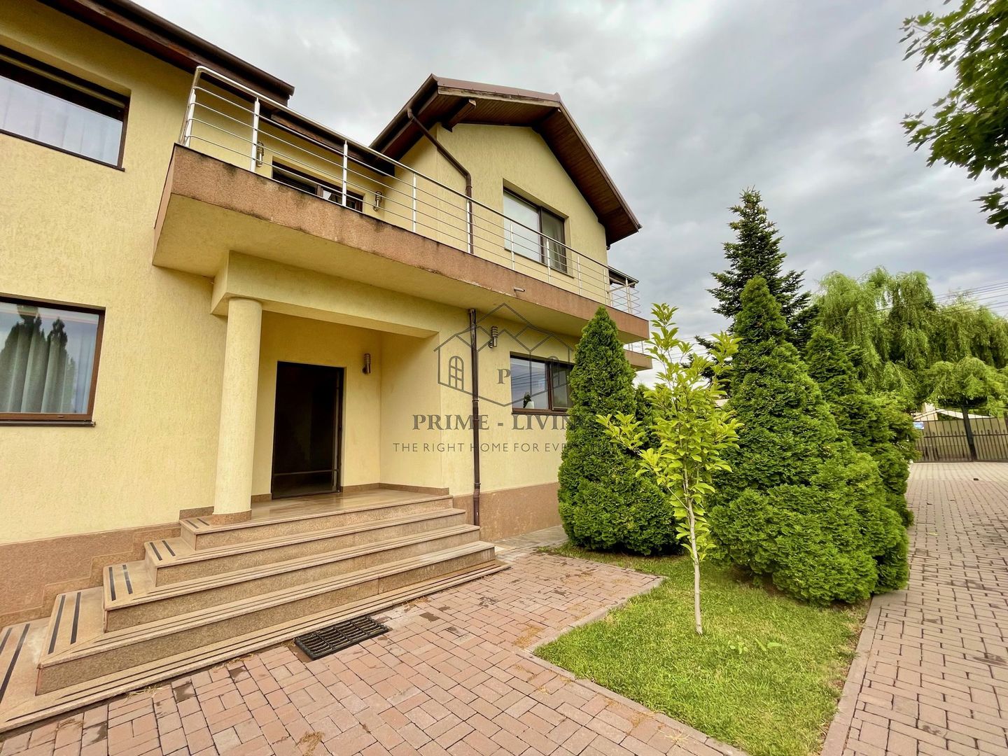 VILA CU 6 CAMERE LA INCHIRIERE IN ZONA PIPERA - Poză 1