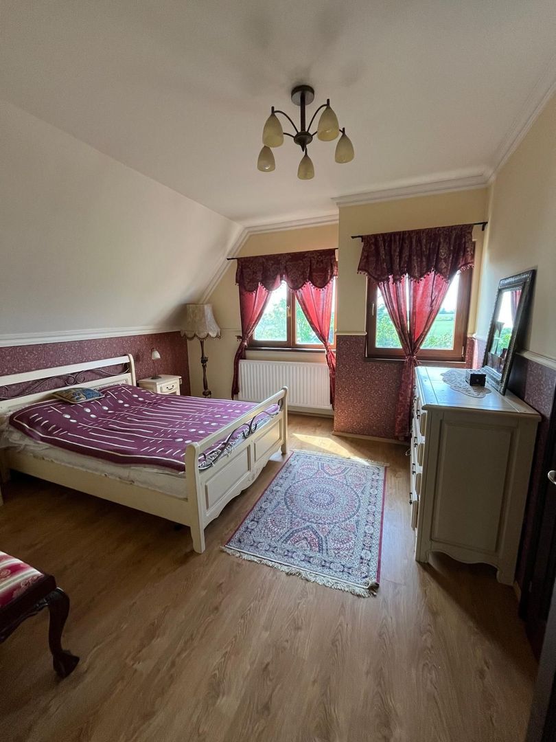 Casă elegantă, spațioasă, ideală pentru familie – Sanmihaiu Roman - Poză 18