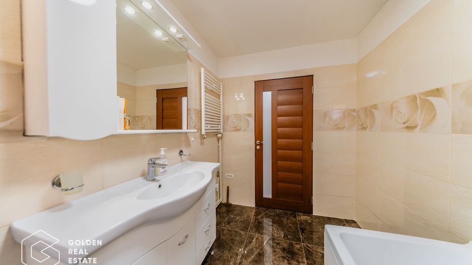 Casă 3 camere renovată în Bujac-Sega , 2 corpuri, teren 572 mp - Poză 9