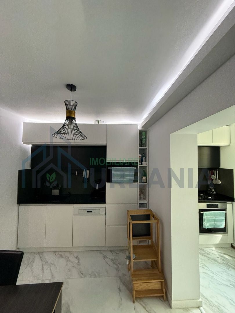 Apartament 3 camere, Nicolina 2, renovat complet 2022 – 68 mp, orientat sud - Poză 2