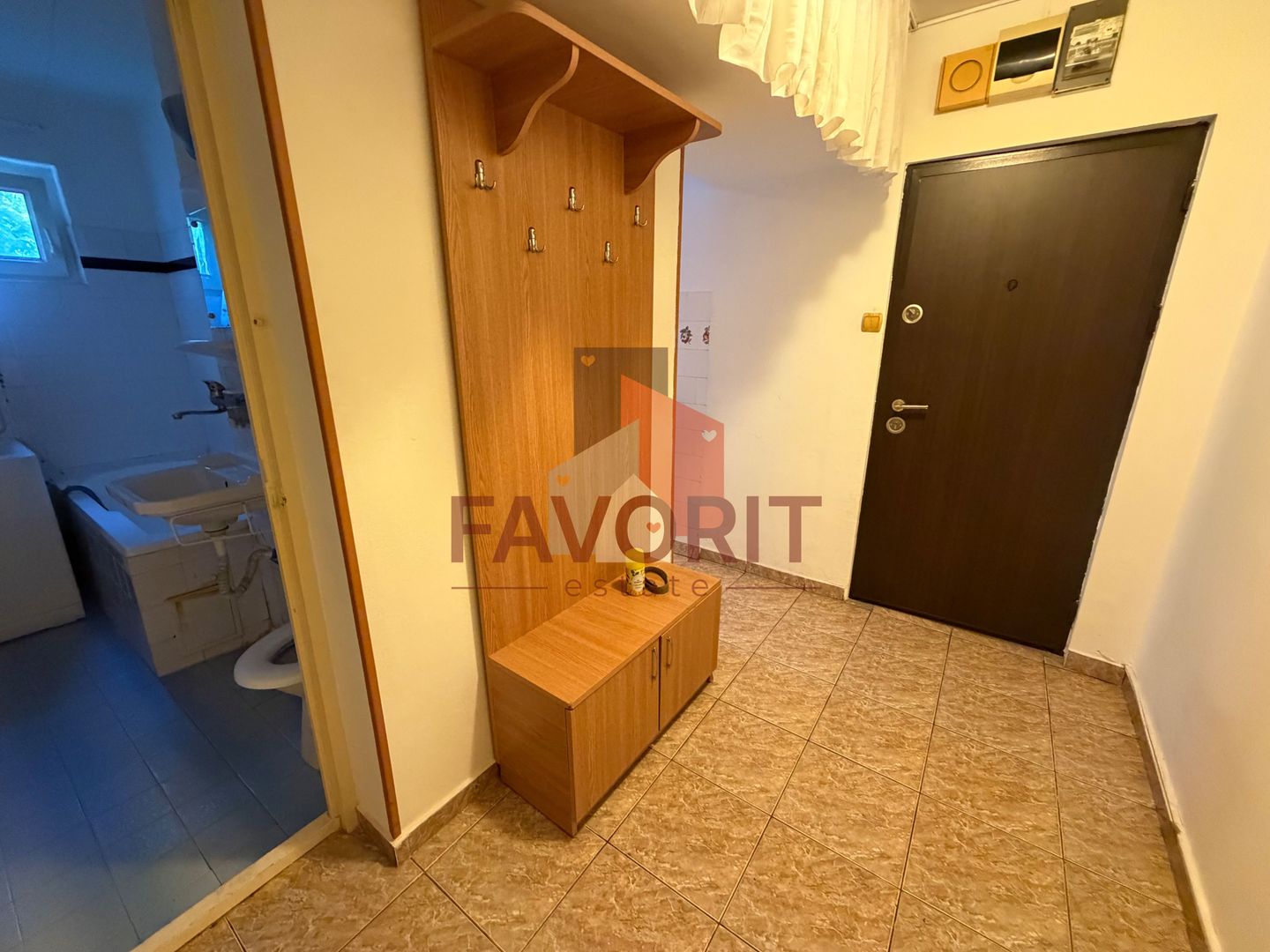 Cu centrala termica proprie. Zona Dacia. Boxa - Poză 8