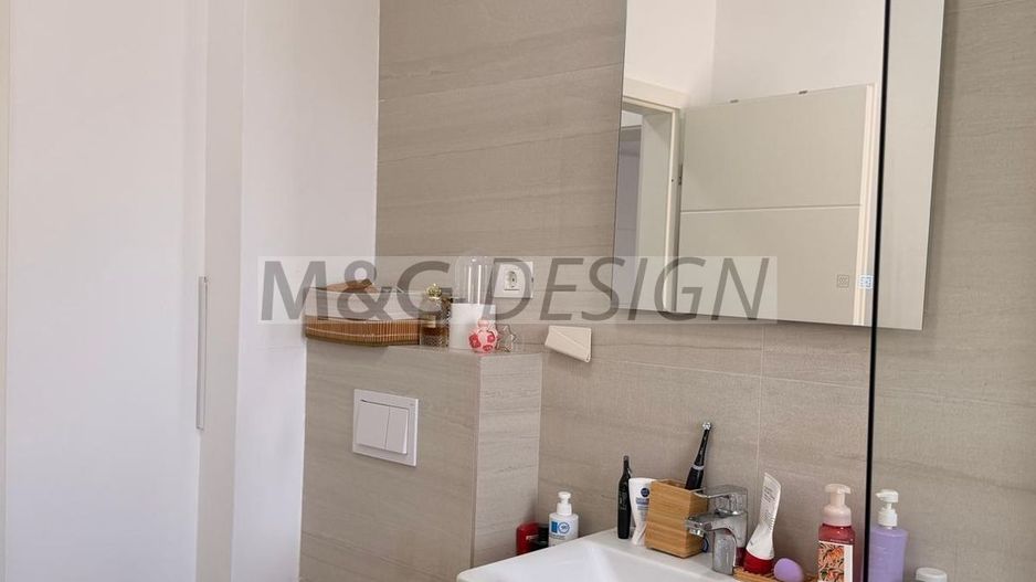 Apartamet 3 camere  Dumbrăvița etaj 1 - Poză 15