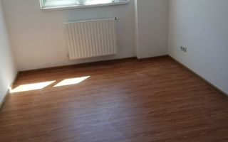 Apartament cu 3 camere vând an floresti - Poză 4