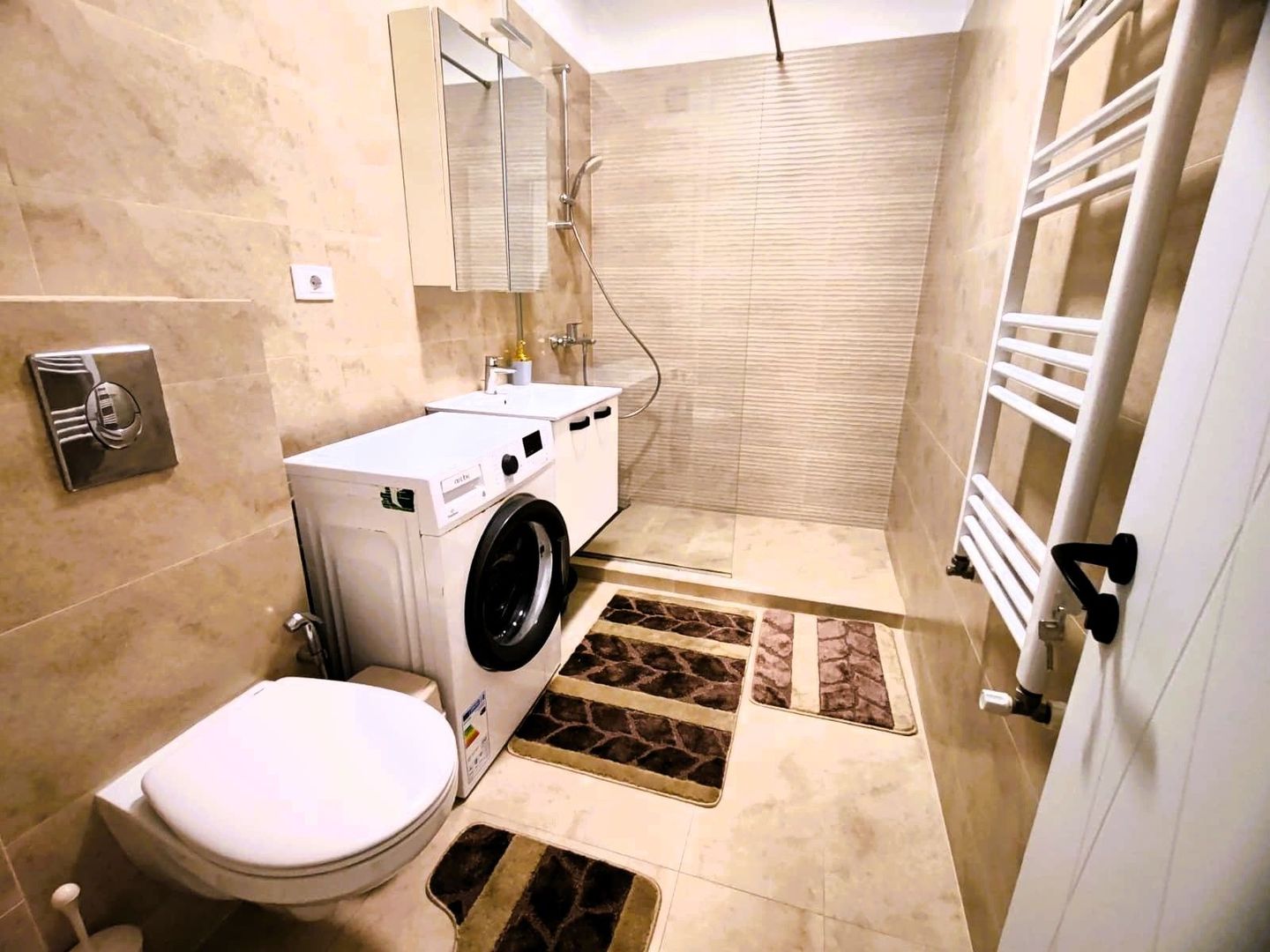 3 camere | 90 mp + curte 45 mp | Mobilat si Utilat Premium | Top - Poză 31