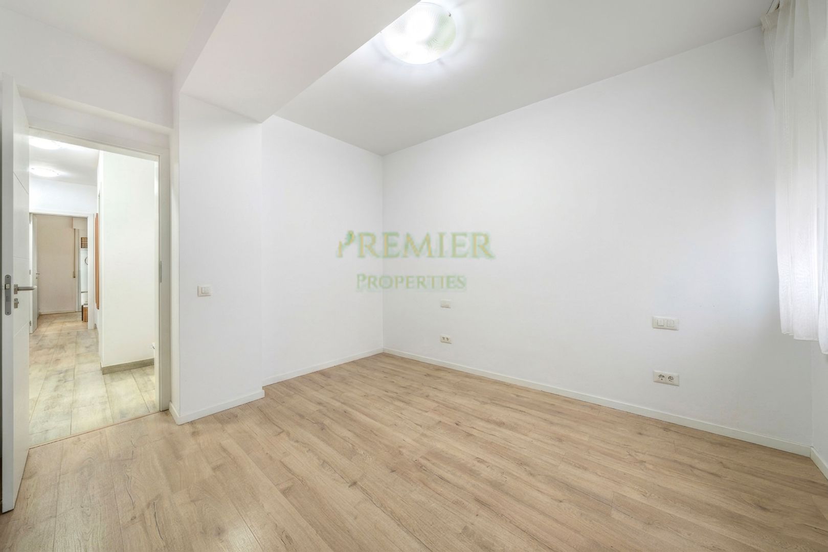 Penthouse cu terasă panoramică de 53 mp, garaj subteran – Sector 1,  an 2020 - Poză 19