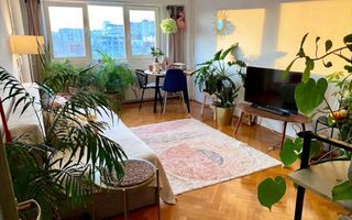 DE VÂNZARE APARTAMENT 3 CAMERE SPAȚIOS ÎN ZONA UNIVERSITATE – ROMANĂ - Poză 1