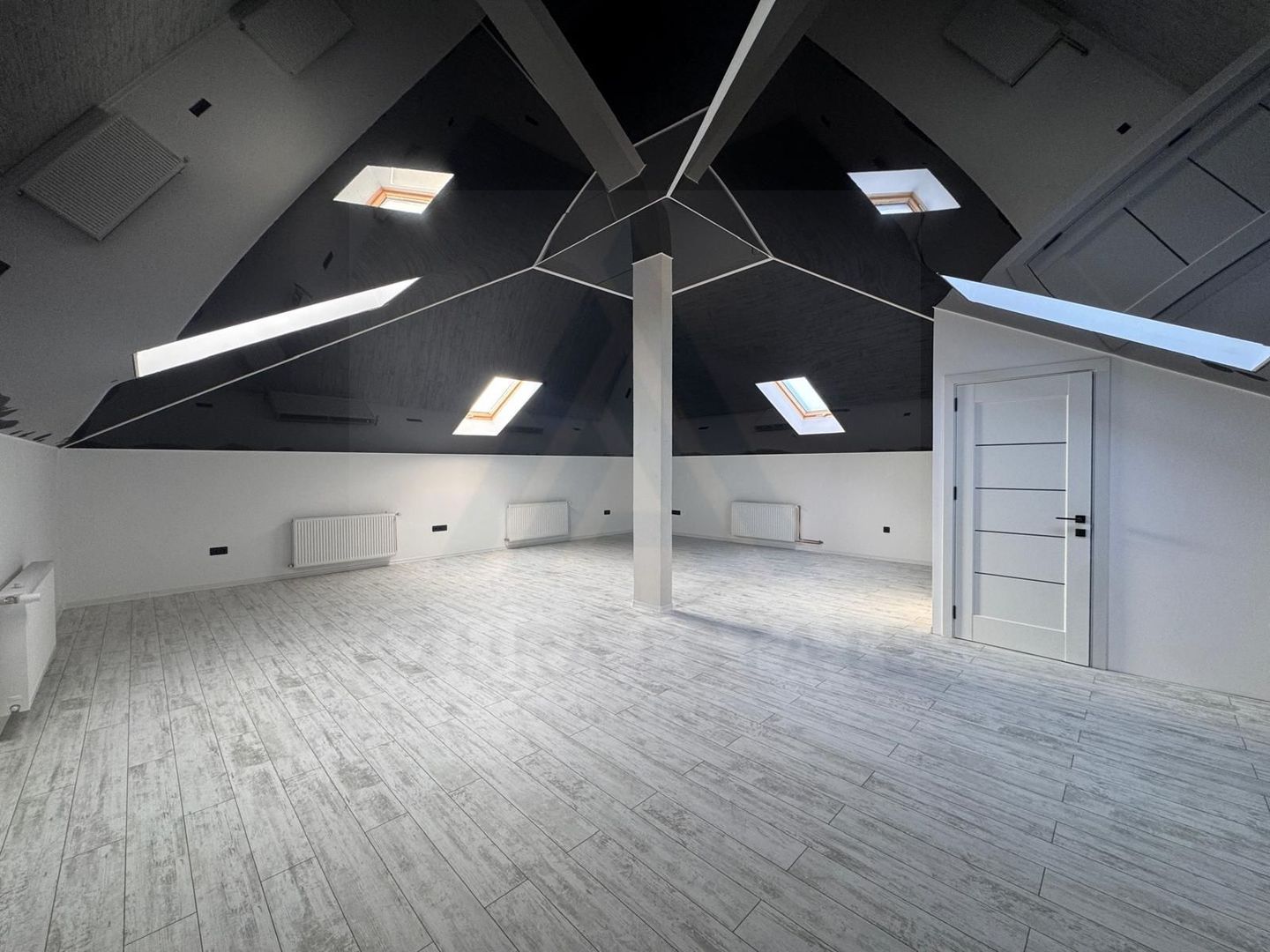Casa moderna constructie noua 195 mp utili si 100 mp curte Sura Mare - Poză 4
