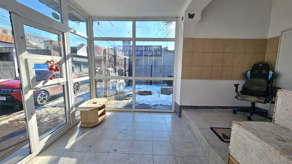 Spațiu comercial de inchiriat zona Inel 2 langa Cimitirul Central - Poză 1