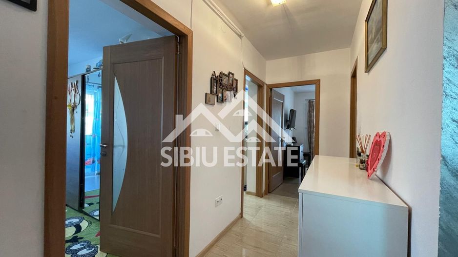Apartament mobilat utilat 3 camere 2 balcoane–Șelimbar, Brana 123000 e - Poză 10