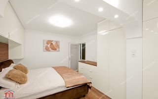 De închiriat apartament 3 camere, Micro 21 - Poză 2