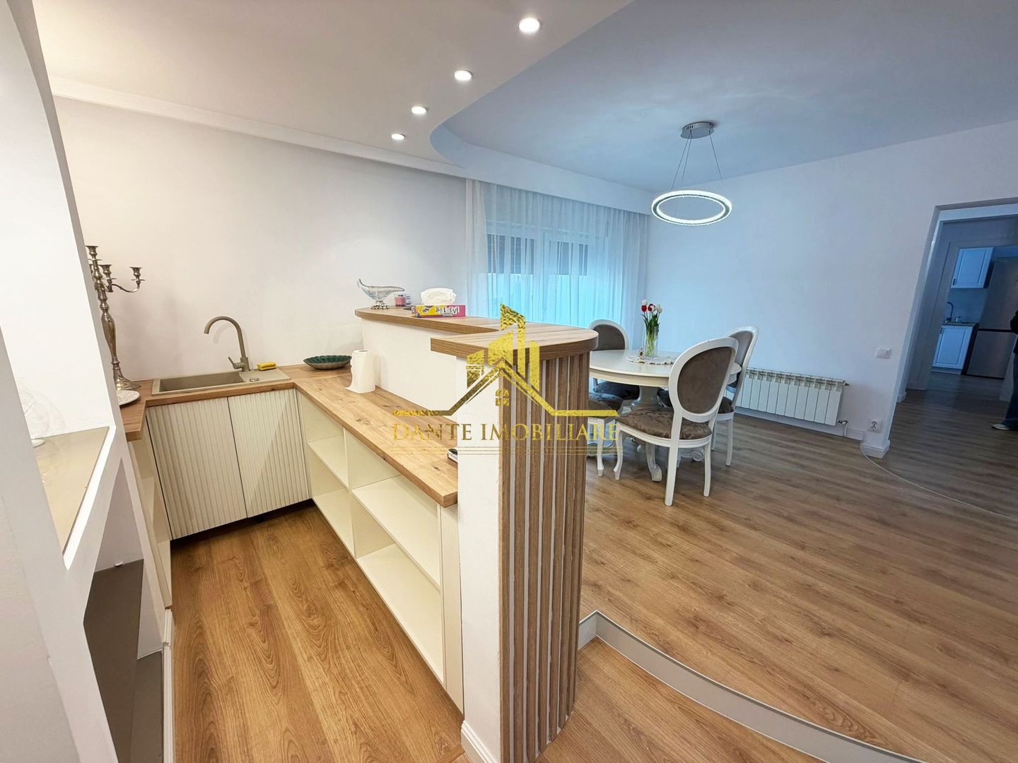 Casa, 6 camere, ultrafinisata, lux, curte, garaj, Andrei Muresanu - Poză 15