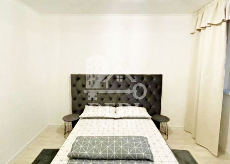 Apartament de vânzare cu 3 camere în zona Rogerius, Oradea - Poză 4