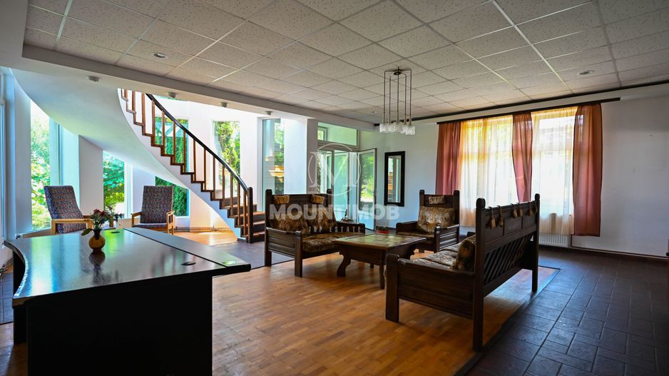 Oază de liniste cu potential comercial, vila moderna în Rasnov - Poză 4