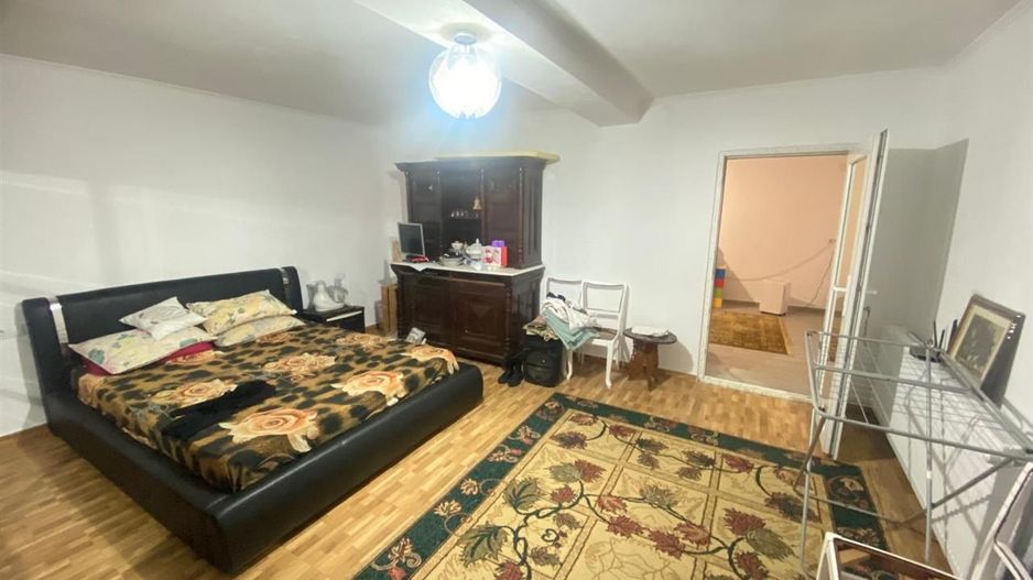 casa cu 2 apartamente Ianova 120mp centrala amenajata - Poză 2