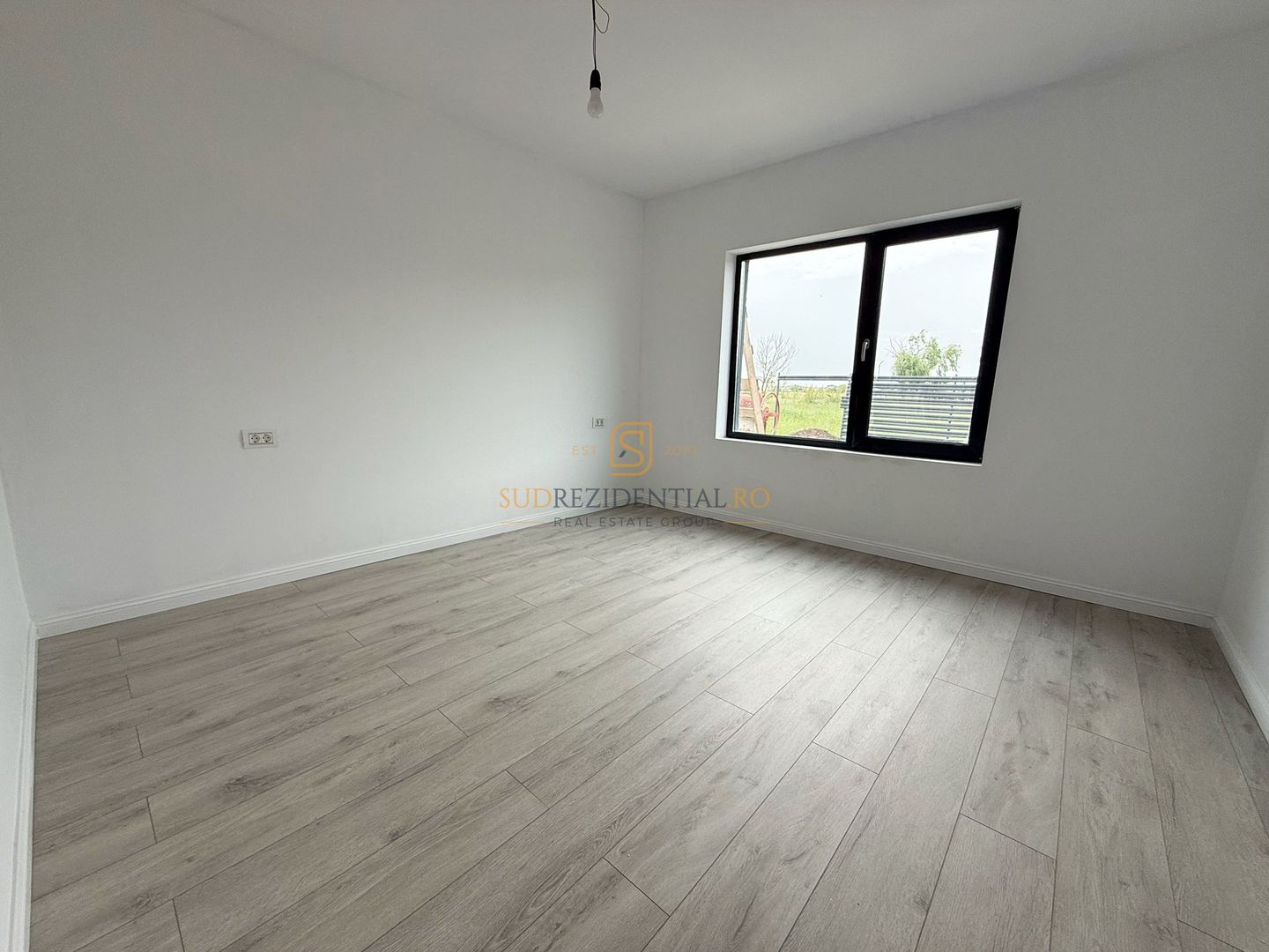 Casa Individuala cu 3 camere, 2 bai, teren 375 mp - zona centrala - Poză 13