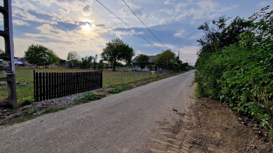 Teren intravilan central Cornu Luncii - Poză 4