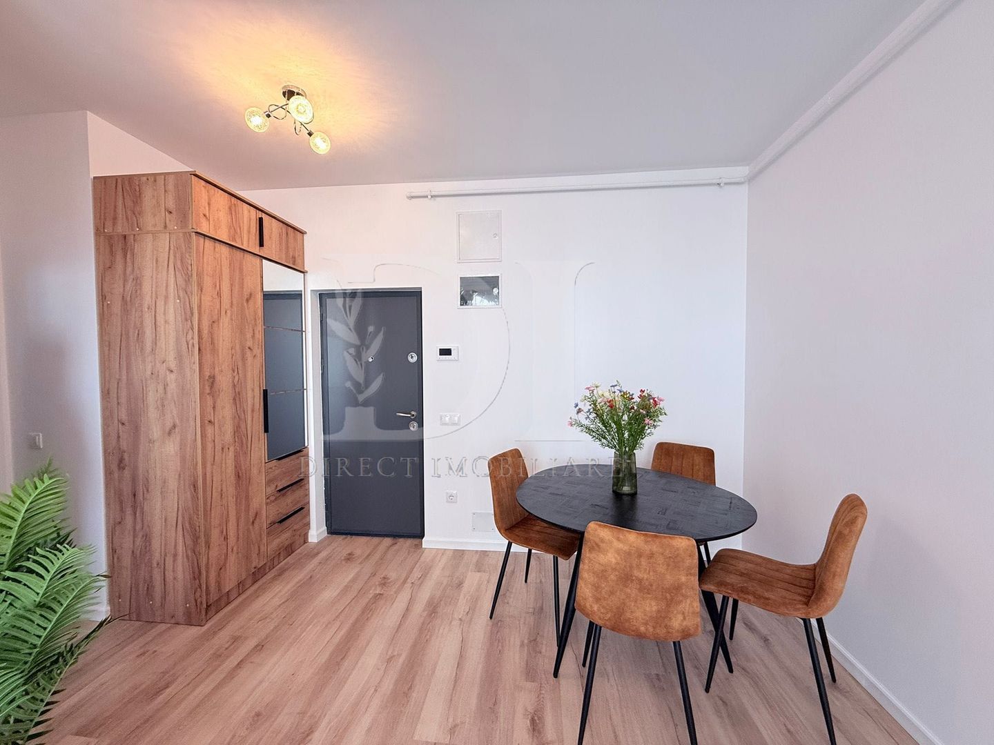 Apartament la cheie / etaj intermediar / Zona Cetatii - Poză 2