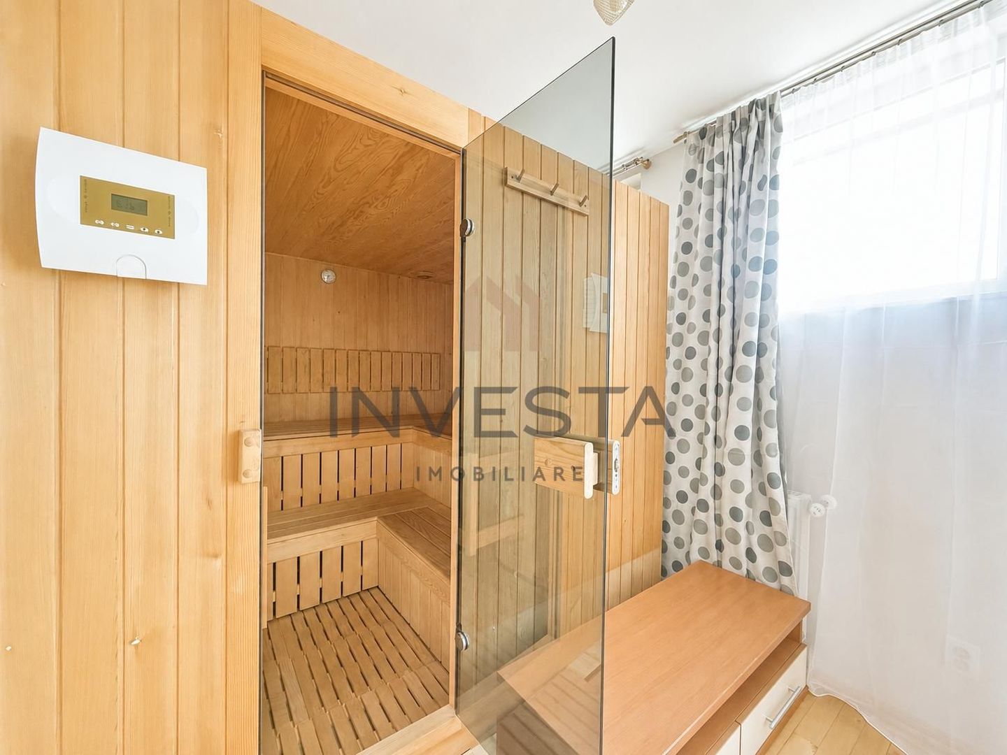 Casa de 360 mp cu sauna si garaj dublu de inchiriat in zona Buna Ziua - Poză 22