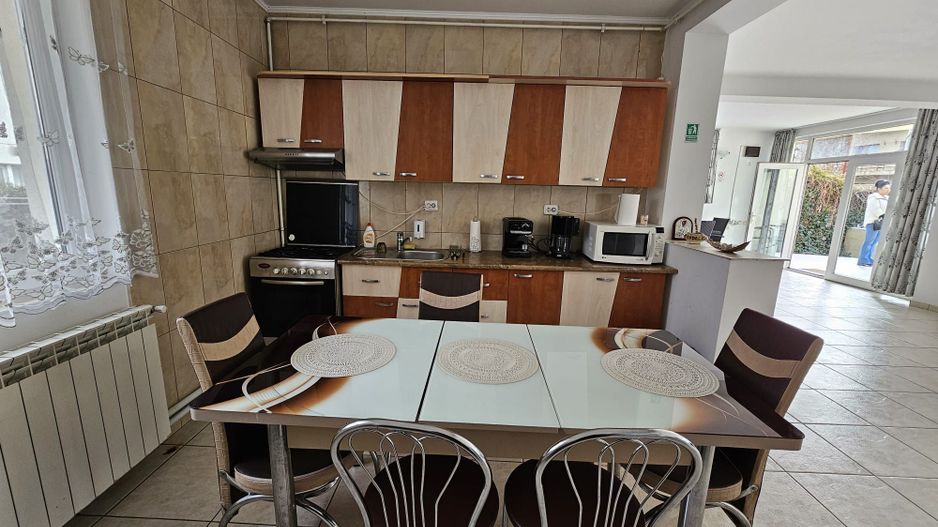 De vanzare Pensiune Eforie Nord la doi pasi de mare - Poză 8