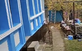 Vând casă cu teren - Poză 4