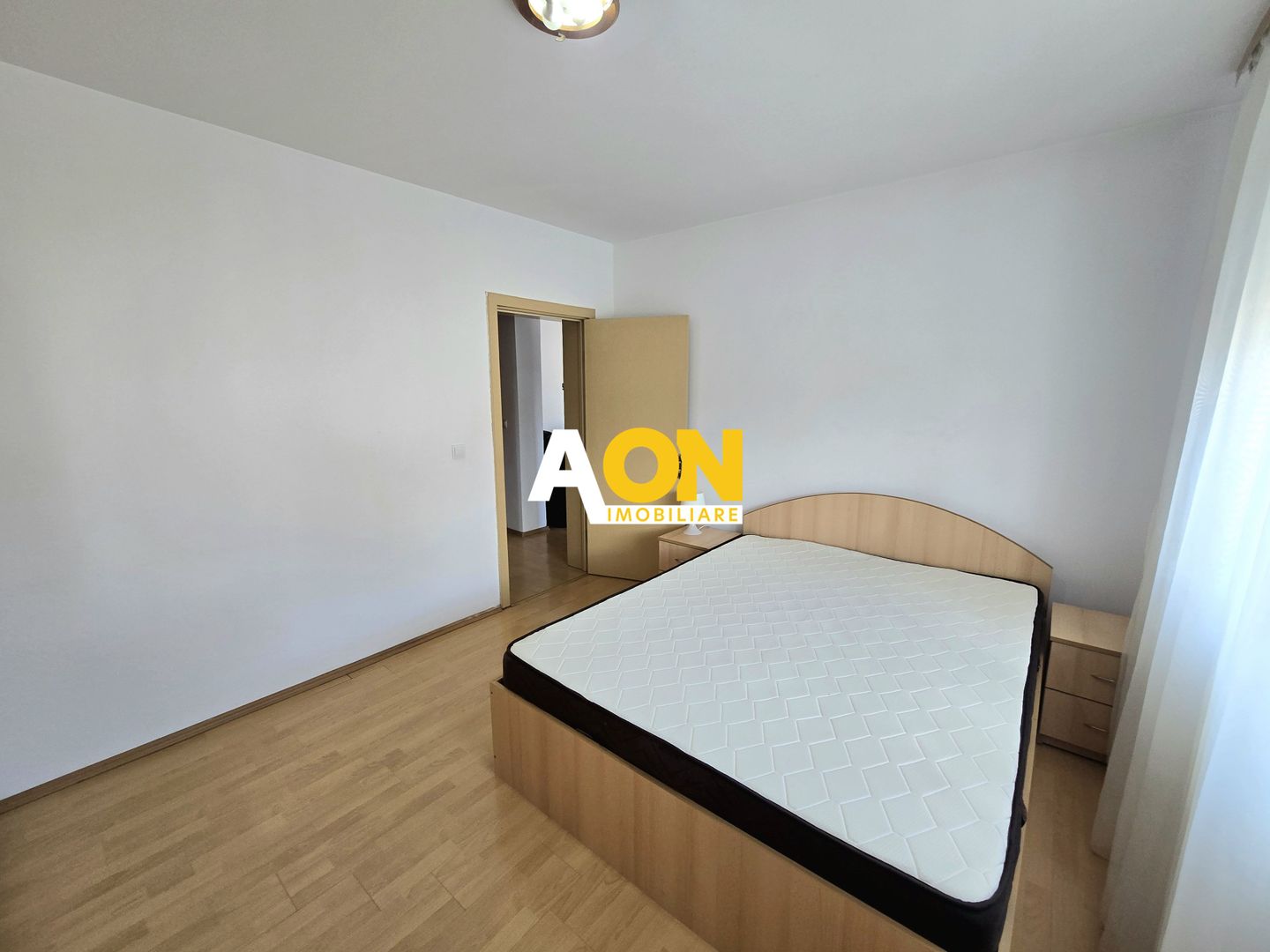 Apartament cu 2 Camere, Etaj 1, Loc de Parcare, Zona Centru - Poză 2
