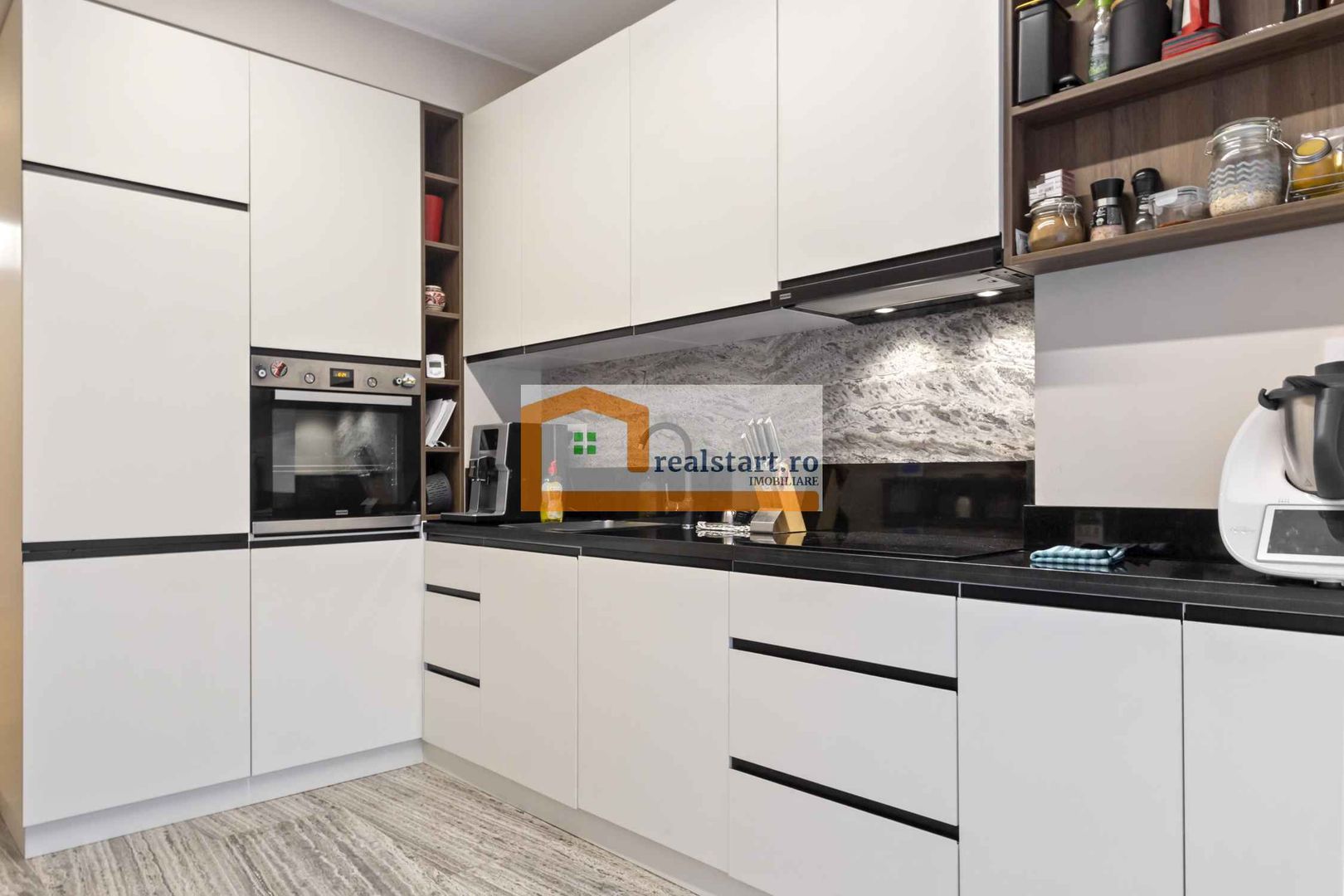 Vila individuala, acces metrou, 10 locuri parcare - Poză 15