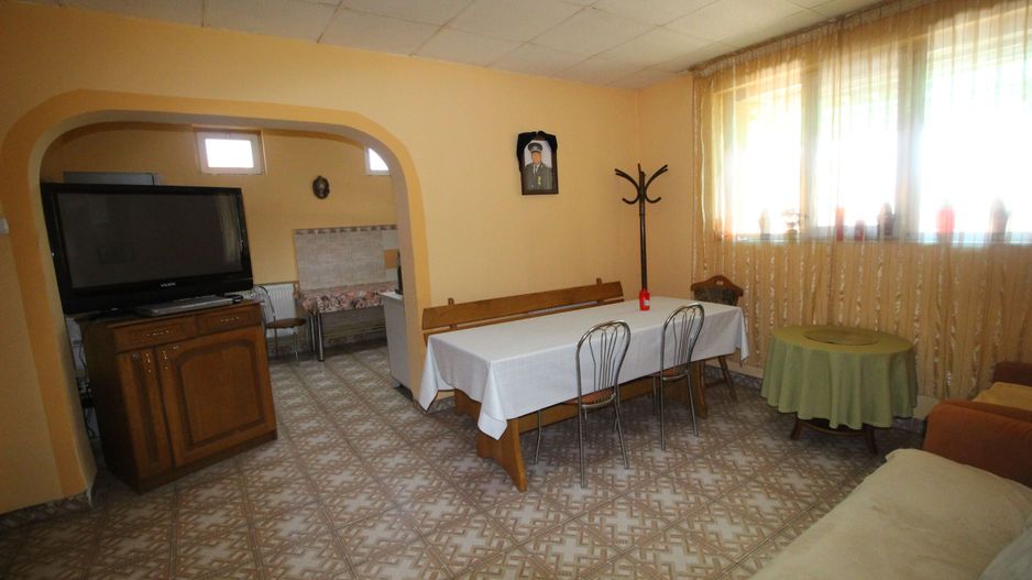 CASA CU TEREN GENEROS - Poză 8