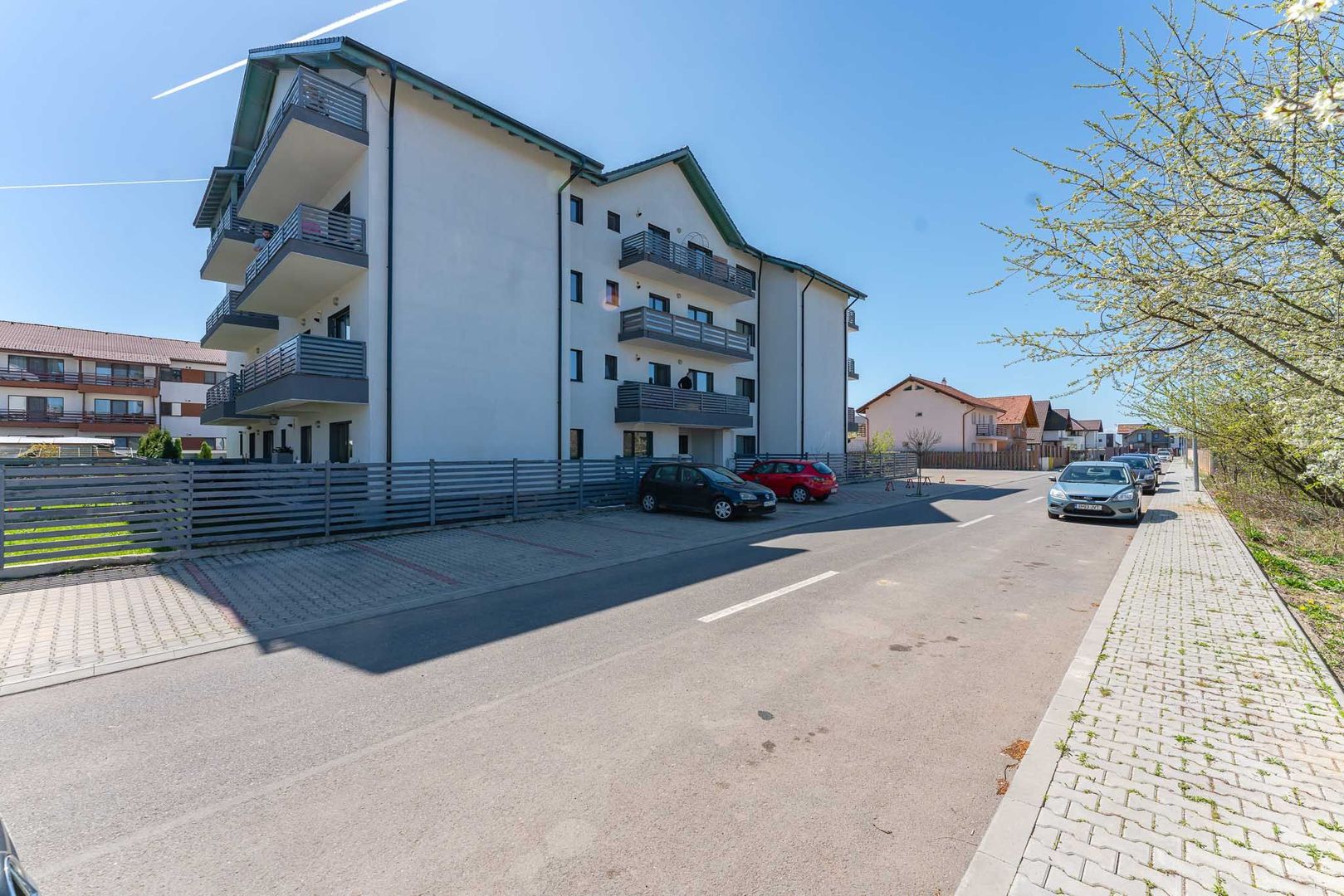 Locuință modernă cu loc de parcare, disponibilă în Sânpetru Residence - Poză 16