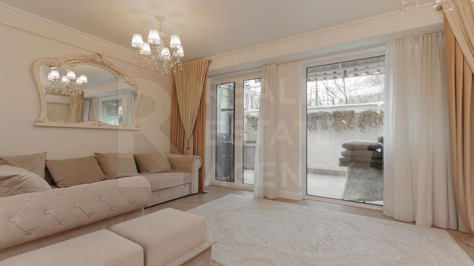 Chirie, casă, 4 camere, strada Melestiu, Centru - Poză 2