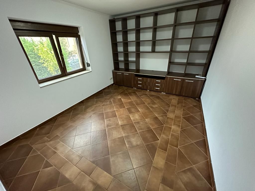 VILA  - ARADULUI. -British - Poză 31