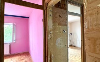 De vanzare apartament cu 3 camere decomandate etaj 3/4 Petru Rares - Poză 6