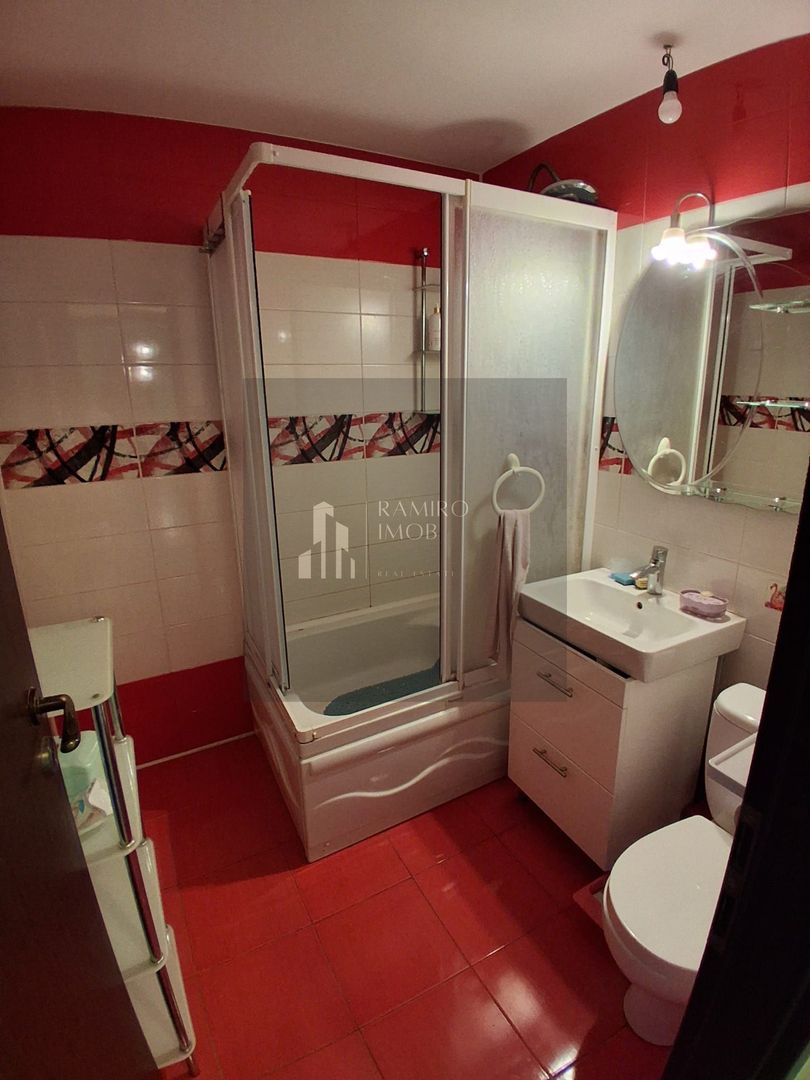OCAZIE 3 CAMERE METROU GORJULUI 4 minute - Poză 6