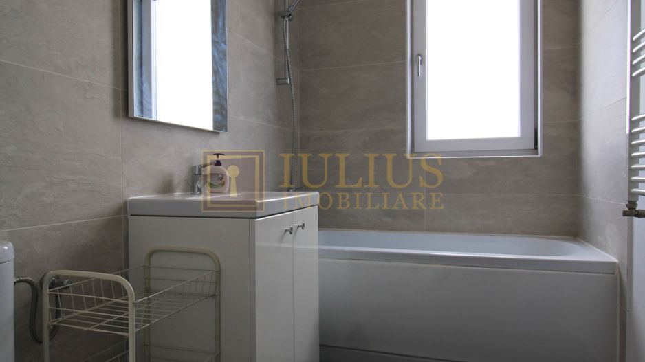 Vedere panoramica; loc parcare inclus; 2 bai/2dormitoare. - Poză 15