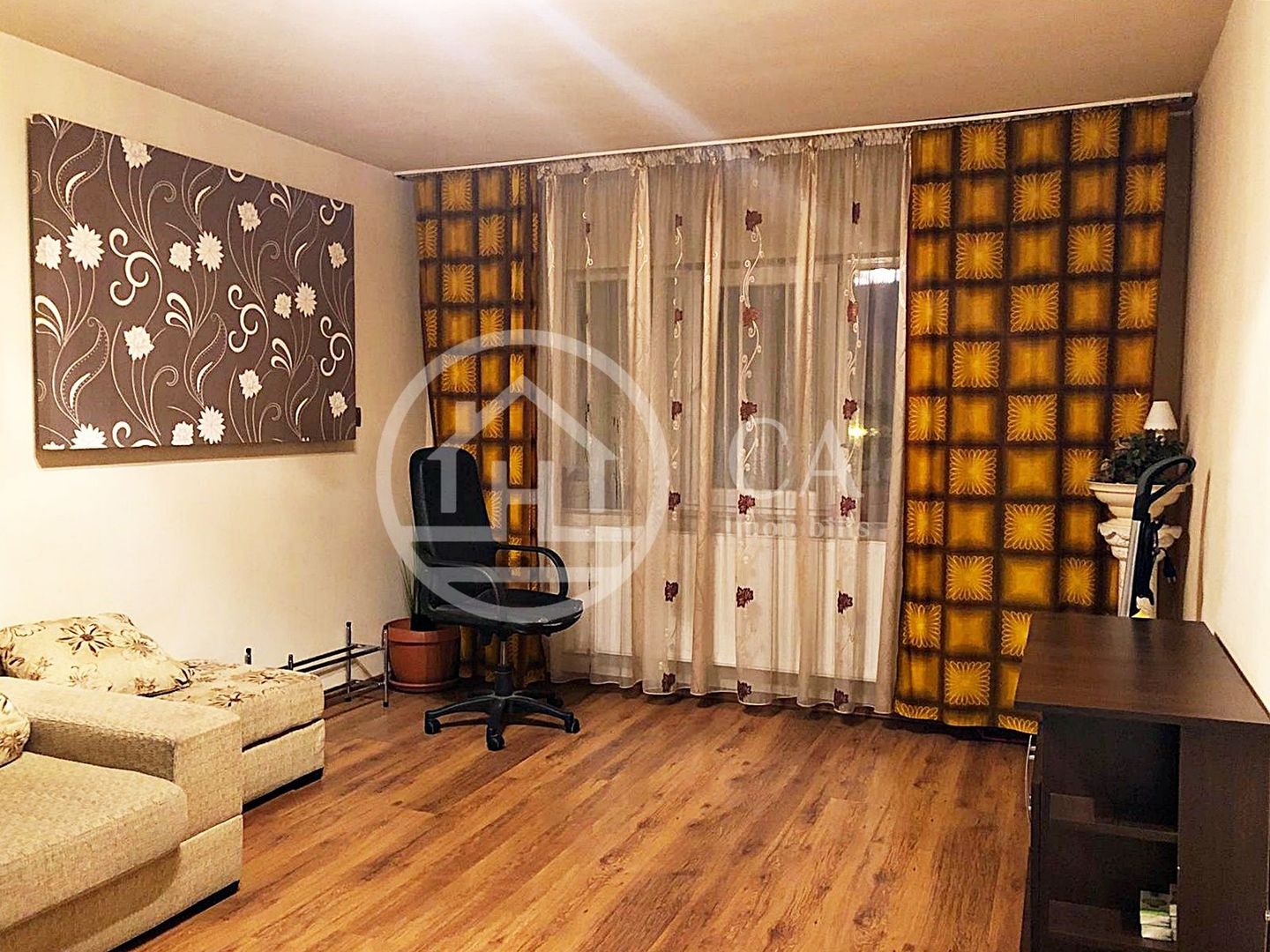 Apartament cu 4 camere de vanzare in Rogerius, Oradea - Poză 2