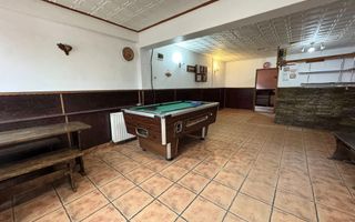 Casa + Spațiu comercial de vânzare în Onesti - Poză 13