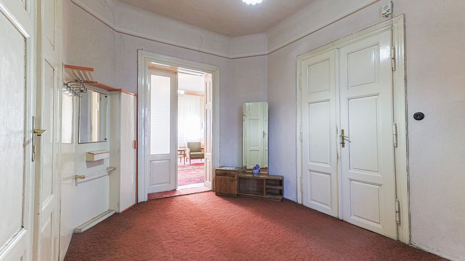 Apartament 4 camere semidecomandat, ultracentral, etaj 1 - Poză 3