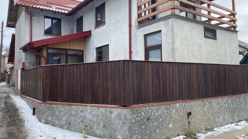 Vanzare casă la poalele Bucegilor!Potential pt. locuinta sau pensiune - Poză 24