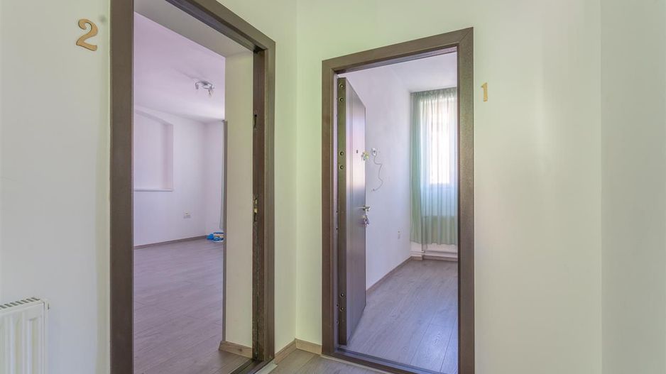 Casa cu spatiu comercial si 9 camere in zona istorica a Brasovului - Poză 13
