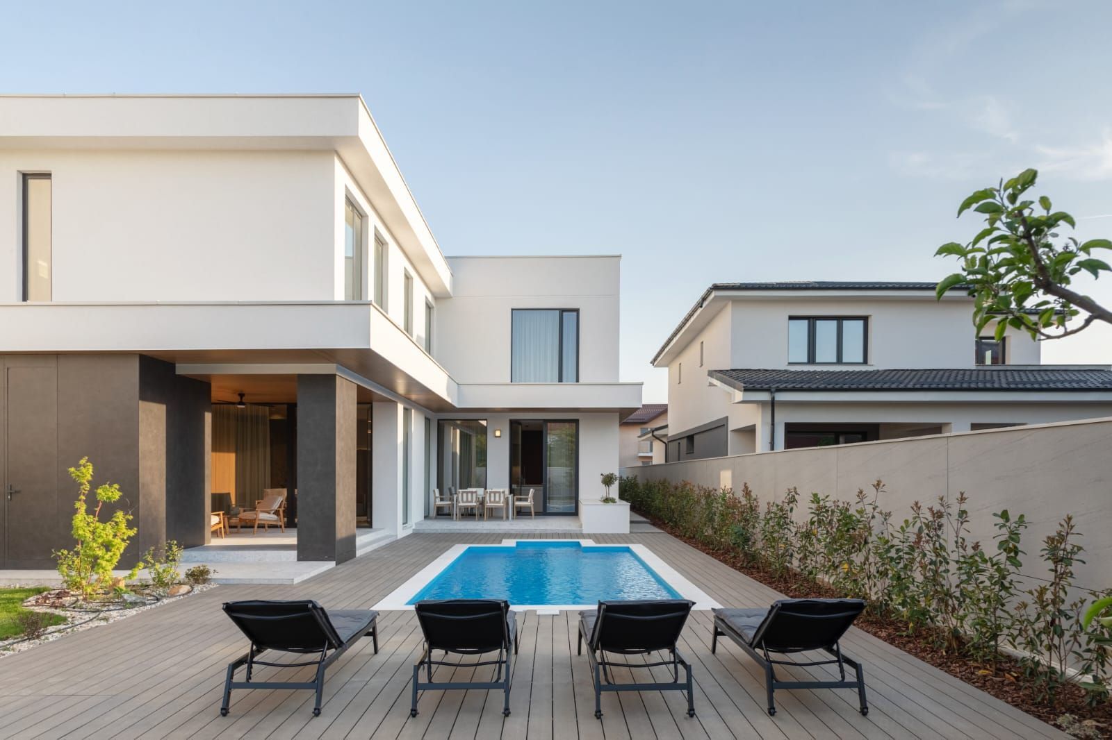 Vilă modernă cu piscină, finisaje premium și dotări de top - Poză 10