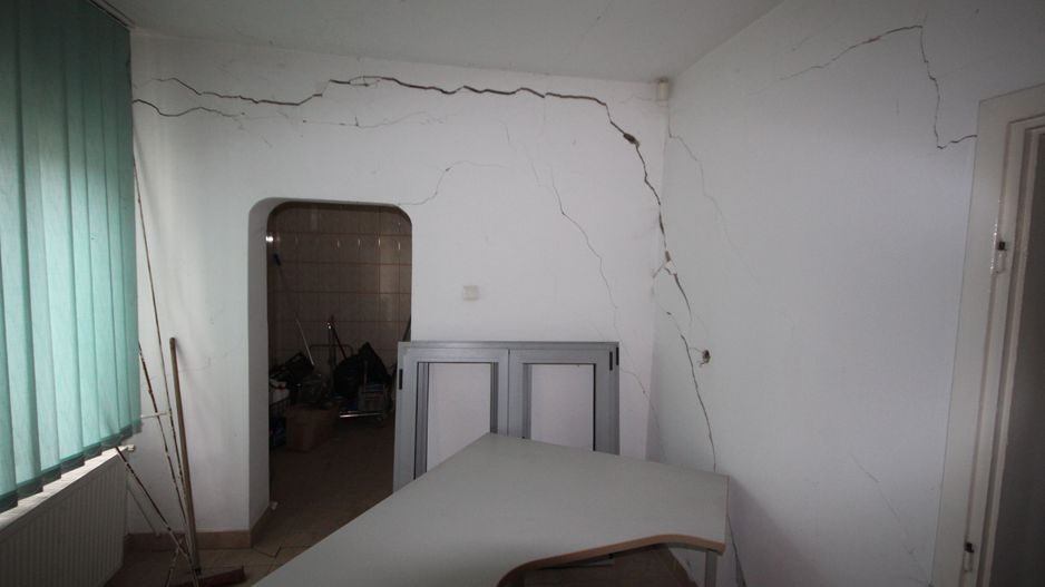 Imobil  cu destinatie mixta - Poză 15