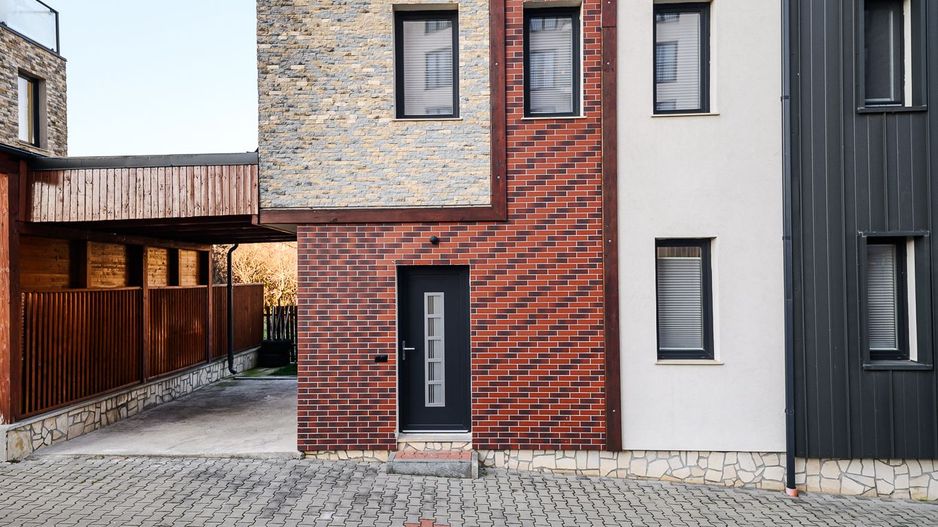 Duplex Superfinisat cu 2 Parcari Buna Ziua - Poză 21
