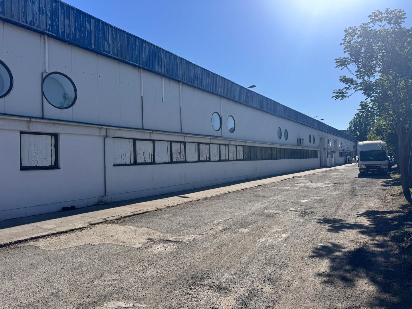Hala Comerciala, depozitar de închiriat confectii zona accesbili oras - Poză 10